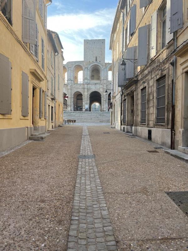 La Confidentielle Centre Ville Arles Terrasse Dış mekan fotoğraf